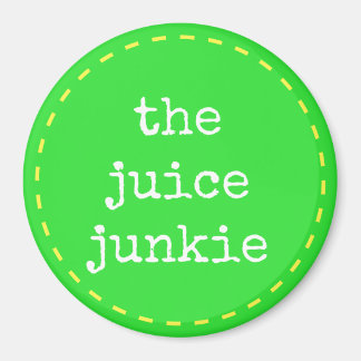 El imán con el logotipo de Juice Junkie