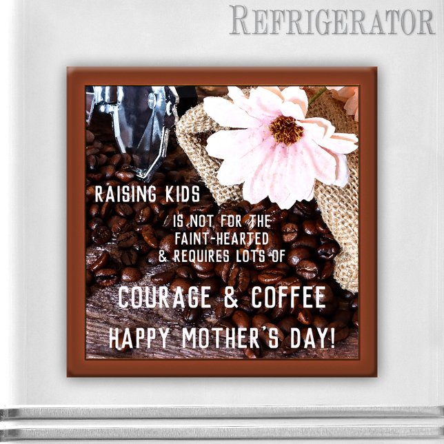 El imán del Día de la Madre del Café (Magnet featuring a coffee themed design with a lovely pink flower - nice for Mother's Day)