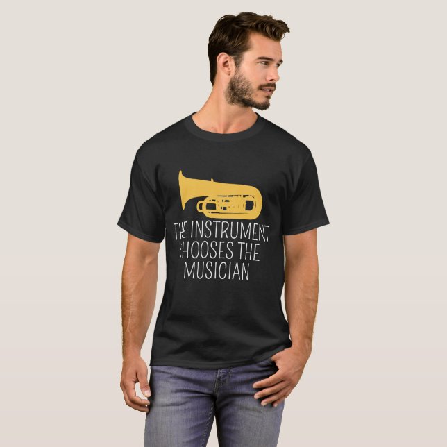 El instrumento elige la camiseta del músico, tuba (Anverso completo)