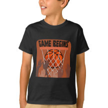 el juego comienza con la camiseta de basketball