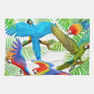 El Macaw colorido repite mecánicamente la toalla
