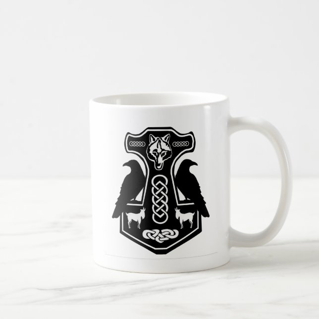 El martillo del Thor pagano con la taza del cuervo (Derecha)