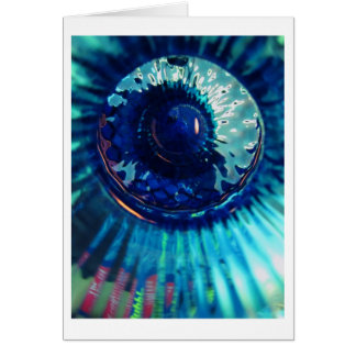 El mirar fijamente abajo de la botella