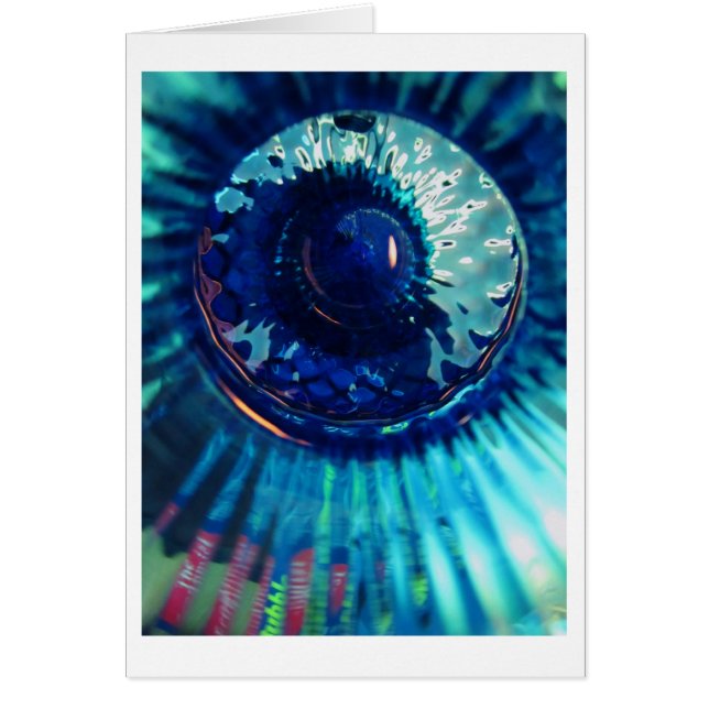 El mirar fijamente abajo de la botella (Frente)