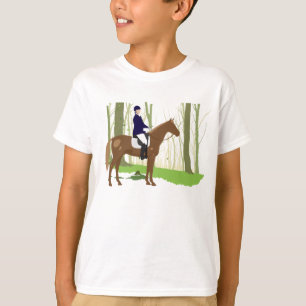 El montar en la camiseta del Equestrian de maderas