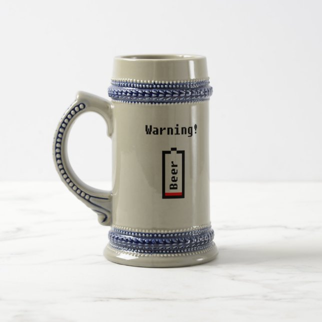 El nivel de la cerveza es bajo - taza de cerveza (Izquierda)