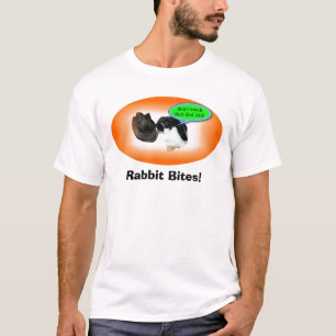 El nuevo conejo muerde la camiseta