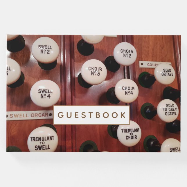 El órgano detiene el libro de visitas (Anverso)