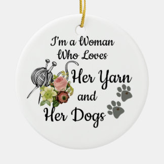El ornamento dice el hilado y perros del amor
