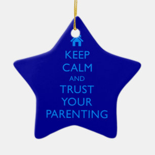 El ornamento guarda el regalo de motivación del