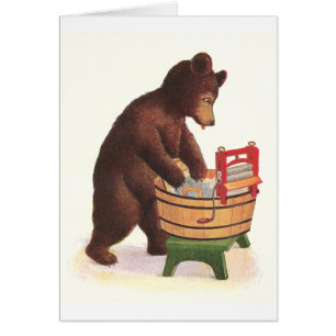 El oso de peluche hace el lavadero