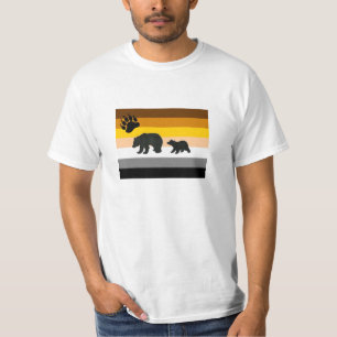 El oso y Cub se enorgullecen la camiseta del valor