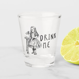 El país de las maravillas de Alicia me bebe vaso