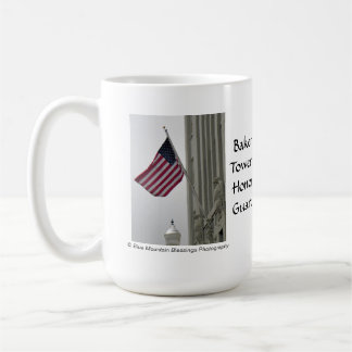 El panadero se eleva guardia de honor - taza