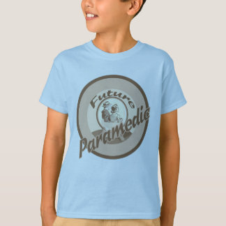 El paramédico futuro embroma la camiseta del