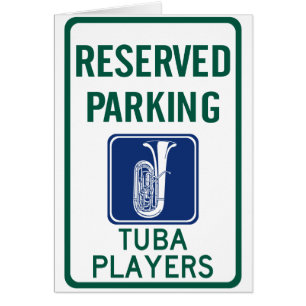 El parquear de los jugadores de la tuba