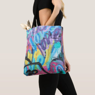 El patrón de graffiti en la bolsa