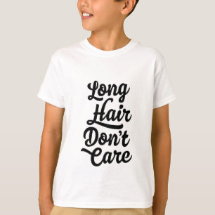 El pelo largo no cuida la camiseta de los niños