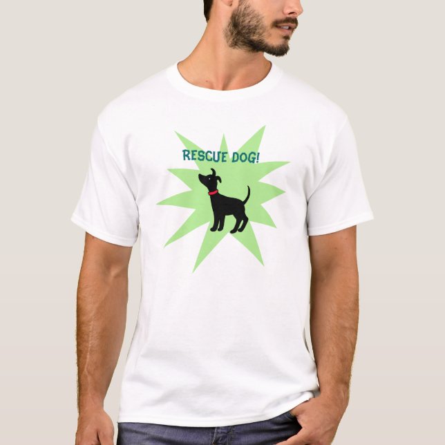 El perro del rescate adapta la camiseta negra del (Anverso)