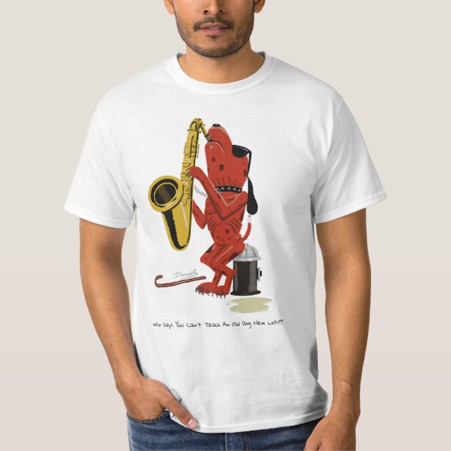 El perro viejo nuevo lame la camiseta de la "línea (Anverso)