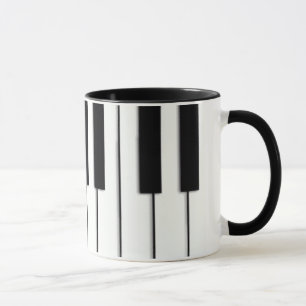 El piano cierra la taza