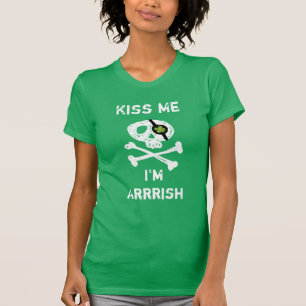 El pirata divertido me besa, yo es camiseta verde