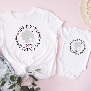 El primer día de nuestra madre con camisetas blanc
