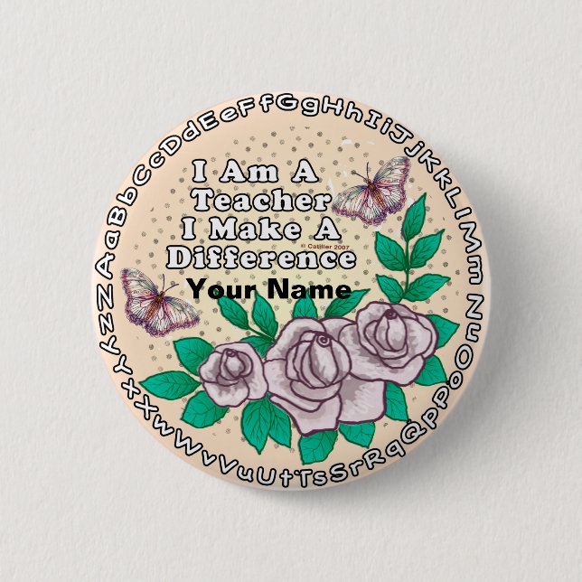 El profesor hace el botón del pin de diferencia (Anverso)