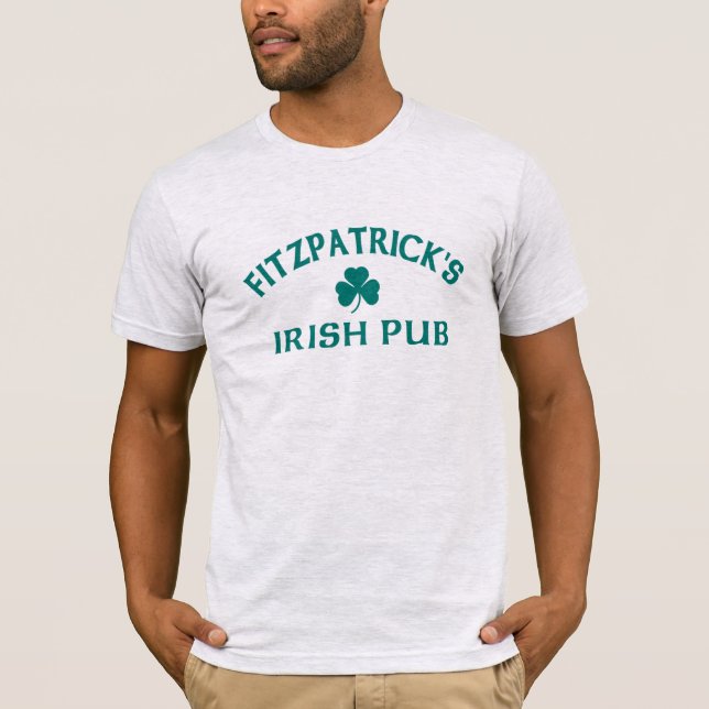 El pub irlandés de Fitzpatrick con camiseta (Anverso)