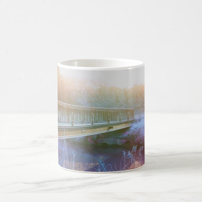 el puente revela la taza (Centro)