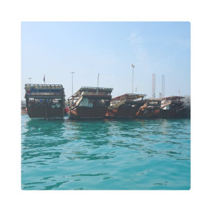 El puerto de los barcos pesqueros de arte Metaliza