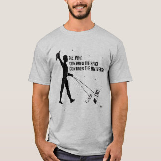 Él que controla la camiseta de la especia…