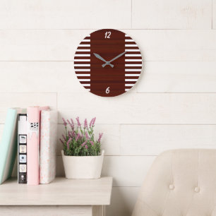 El reloj de pared deportivo con franjas Gridiron