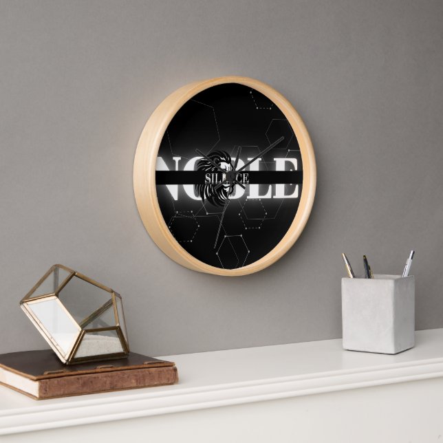 el reloj oscuro del silencio noble (Oficina)