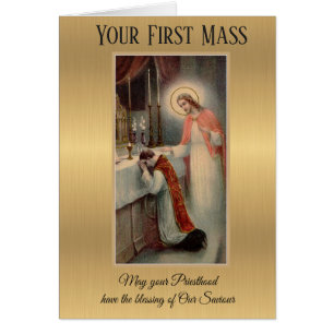 El sacerdote celebra su primera misa