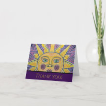 El sol en una tarjeta de felicitación doblada de u