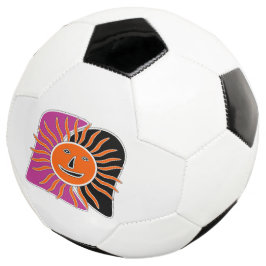 El sol sonriente frente a la pelota de fútbol