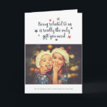 El único regalo que necesitas | Tarjeta de felicit<br><div class="desc">Envíe algo de diversión y alegría esta temporada navideña con estas humorísticas tarjetas de vacaciones. Ellos dicen,  "Estar relacionado con nosotros es realmente el único regalo que necesitas"...  "Pero pensamos que al menos te enviaríamos esta tarjeta".</div>
