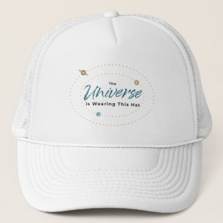 ¡El Universo Lleva Este Sombrero (¡Y Tú También!)