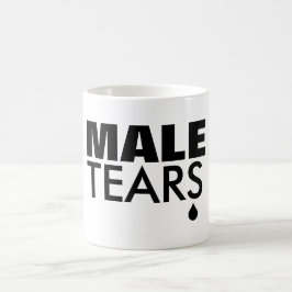 El varón rasga la taza de café