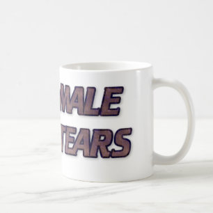 El varón rasga la taza de café