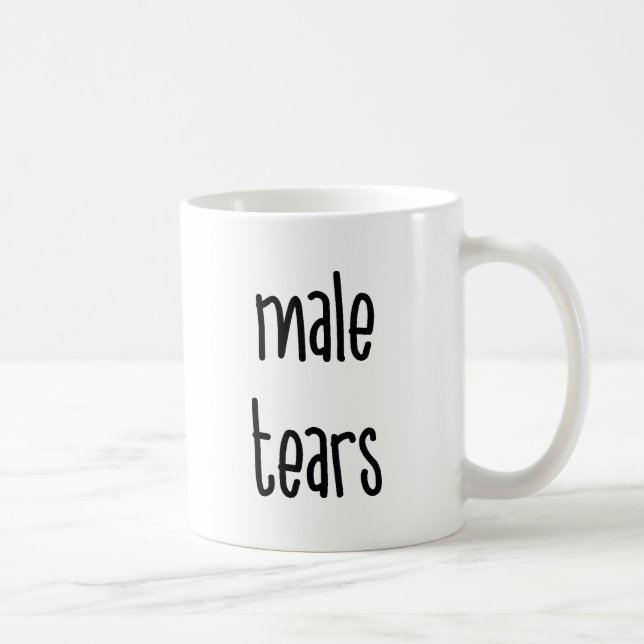 El varón rasga la taza de café feminista (Derecha)