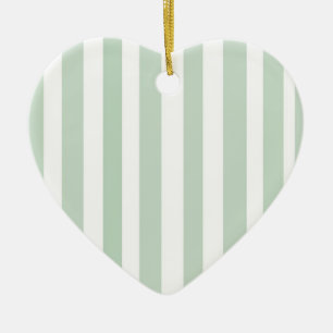 El verde raya el ornamento del corazón