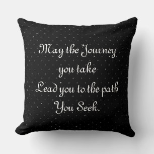 el viaje que busca la almohada de diseño de plata