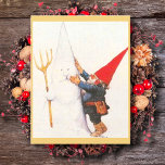El vintage de Navidad que hace a Snowman<br><div class="desc">Vintage Gnome de Navidad Haciendo Tarjeta De Vacaciones Snowman.</div>