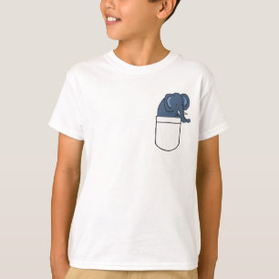 Elefante AB en una camisa del bolsillo