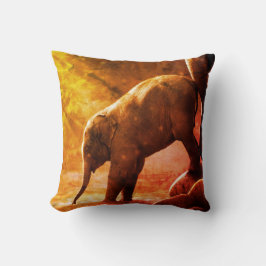 Elefante bebé por almohada de agua