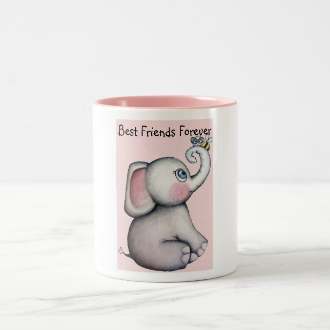 Elefante del bebé con la taza de la amistad de la (Centro)