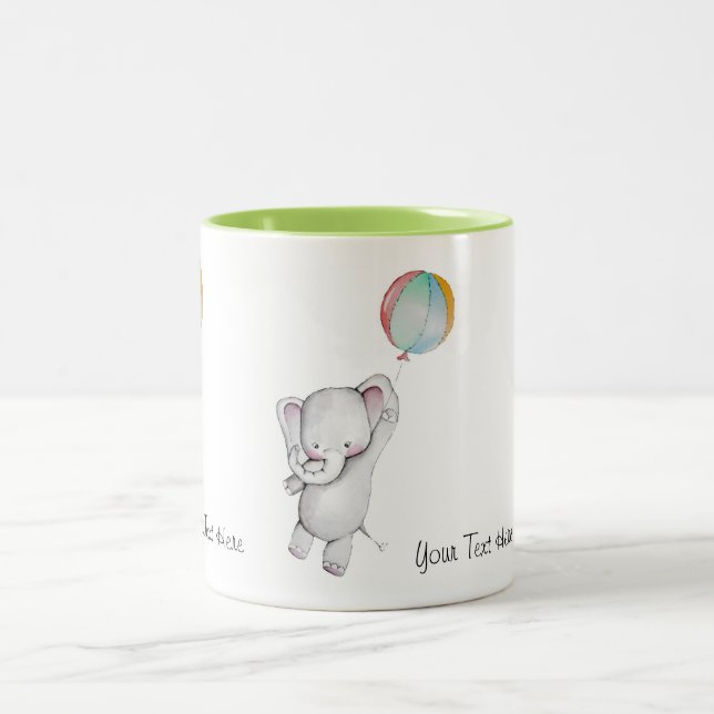 Elefante del bebé con la taza del globo (Centro)