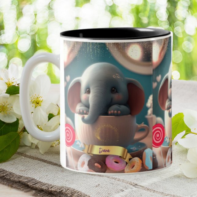 Elefante lindo sentado en una taza de dulces trata (Subido por el creador)